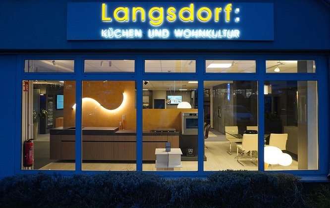 Langsdorf Küchen- und Wohnkultur in Linden | Kachel Küchenausstellung Musterküchen